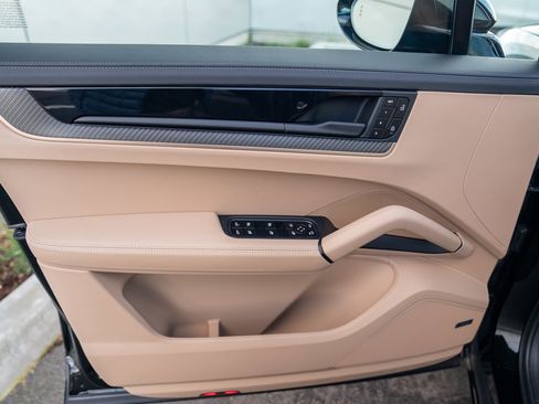 New 2026 Porsche Cayenne GTS image 10