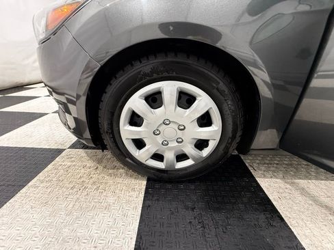 Used 2018 Ford Focus SE w/ SE Appearance Package image 10