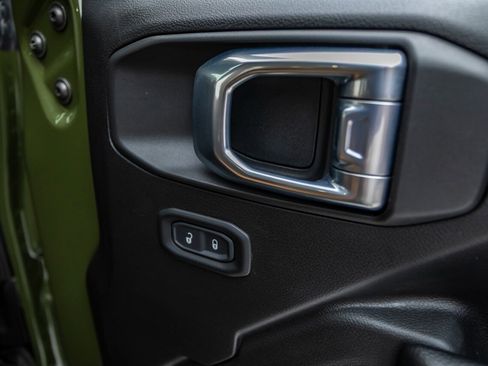 Used 2021 Jeep Wrangler Sport S image 35