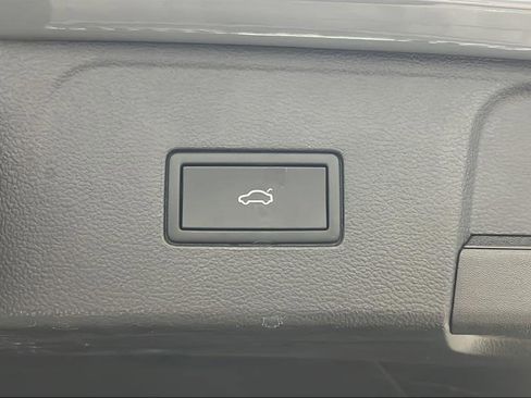 Used 2024 Volkswagen Atlas Peak Edition SEL image 37