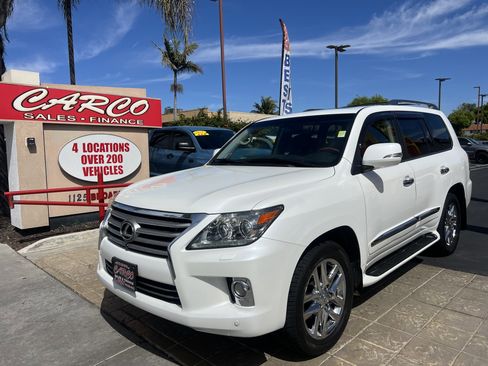 Used 2013 Lexus LX 570 4WD w/ Luxury Pkg image 4