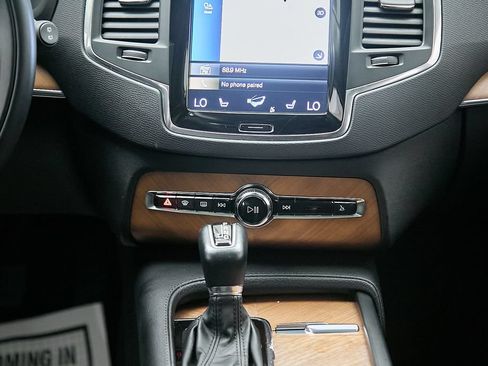 Used 2021 Volvo XC90 T6 Momentum AWD/4WD image 28