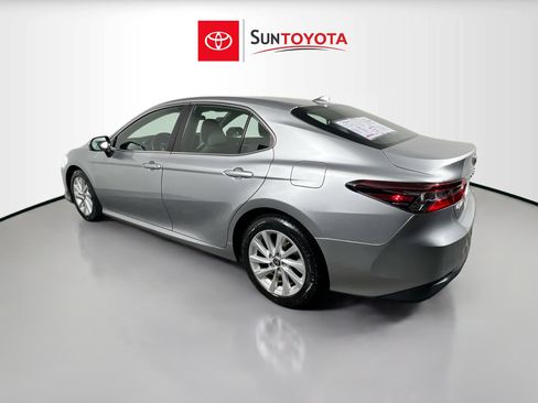 Used 2021 Toyota Camry LE image 6