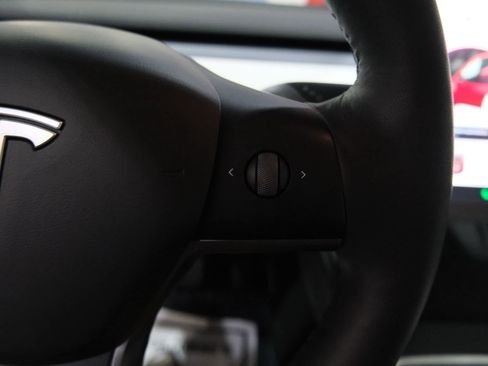 Used 2021 Tesla Model Y Performance image 35