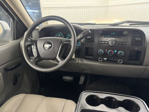 Used 2011 Chevrolet Silverado 1500 W/T image 13