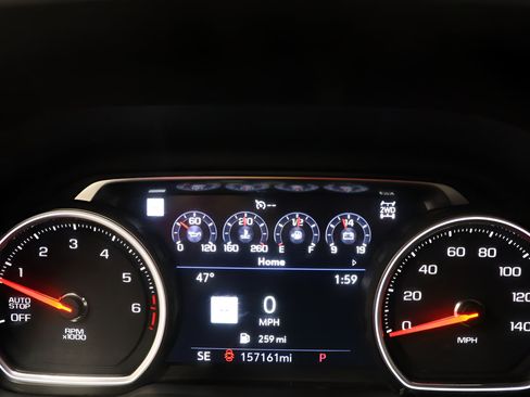 Used 2021 Chevrolet Suburban Premier AWD/4WD image 13
