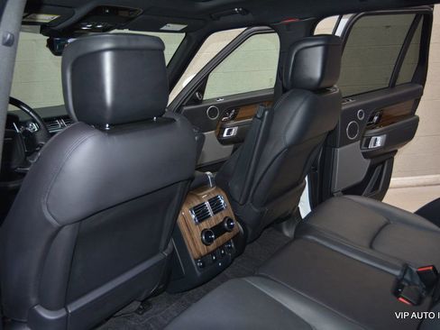 Used 2018 Land Rover Range Rover HSE image 14