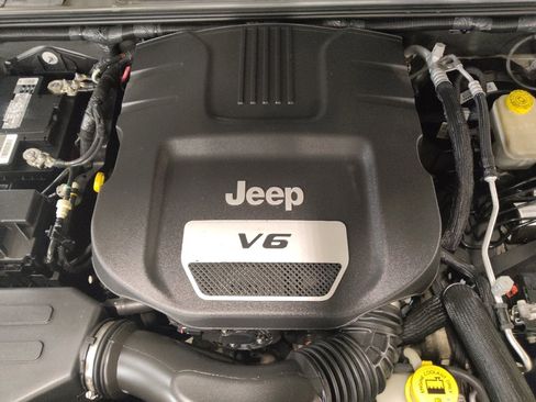 Used 2017 Jeep Wrangler Unlimited Sport image 30