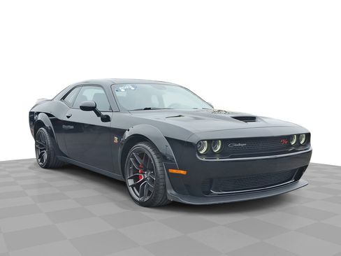 Used 2022 Dodge Challenger R/T Scat Pack RWD image 1