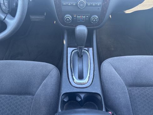 Used 2015 Chevrolet Impala LT w/ LT Sunroof Package image 19