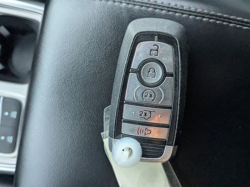 Used 2022 Ford Explorer XLT w/ Equipment Group 202A image 35