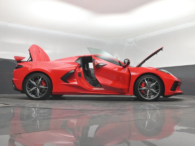Used 2023 Chevrolet Corvette Stingray Premium Conv w/ Z51 Performance Package RWD image 7
