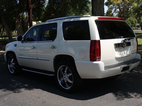 Used 2007 Cadillac Escalade AWD w/ Information Package image 41