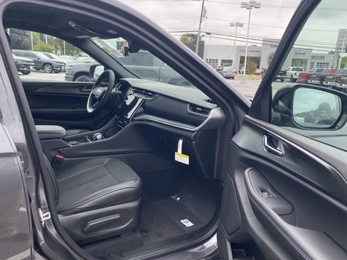 New 2025 Jeep Grand Cherokee L Altitude image 27