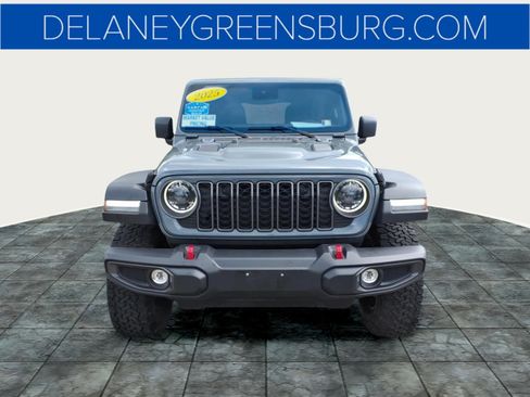 Used 2025 Jeep Wrangler Unlimited Rubicon AWD/4WD image 8