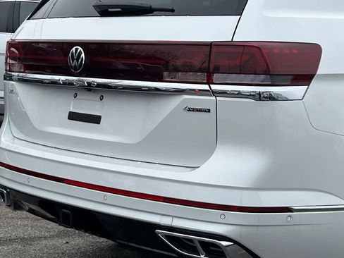 New 2026 Volkswagen Atlas SEL Premium R-Line image 5