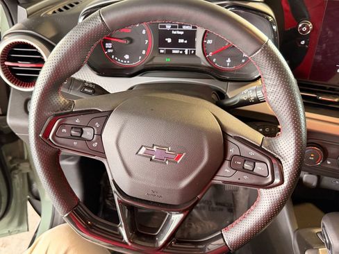 Used 2024 Chevrolet Trax RS w/ Driver Confidence Package FWD image 18