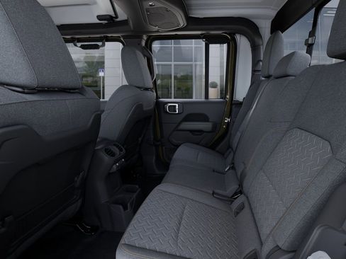 New 2025 Jeep Gladiator Mojave w/ Convenience Group image 25
