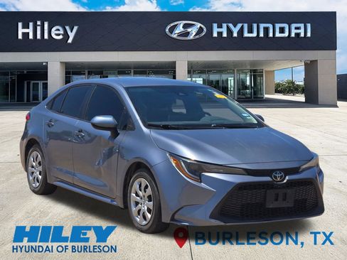 Used 2021 Toyota Corolla LE FWD image 2