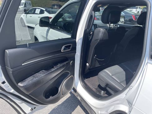 Used 2016 Jeep Grand Cherokee Summit AWD/4WD image 9