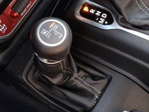 Used 2024 Jeep Wrangler Unlimited AWD/4WD image 24