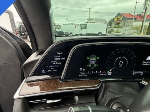 Used 2023 Cadillac Escalade Sport Platinum w/ LPO, ONYX Package image 42