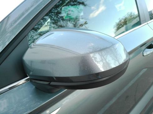 Used 2022 Volkswagen Taos SE image 17