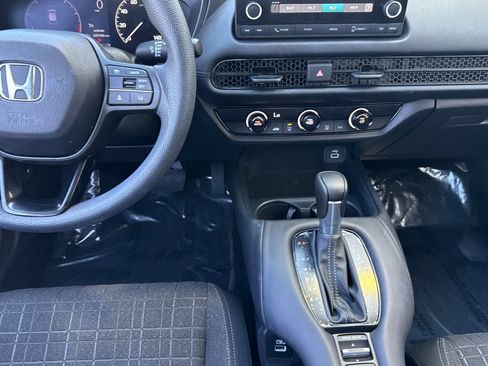 Certified 2023 Honda HR-V LX image 28