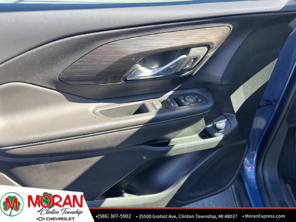 Certified 2024 GMC Terrain SLE w/ Driver Convenience Package FWD image 16