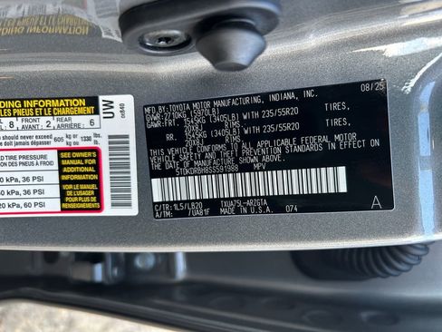 Used 2025 Toyota Highlander Limited image 34