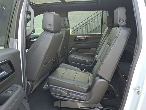 New 2026 Chevrolet Suburban High Country AWD/4WD image 5