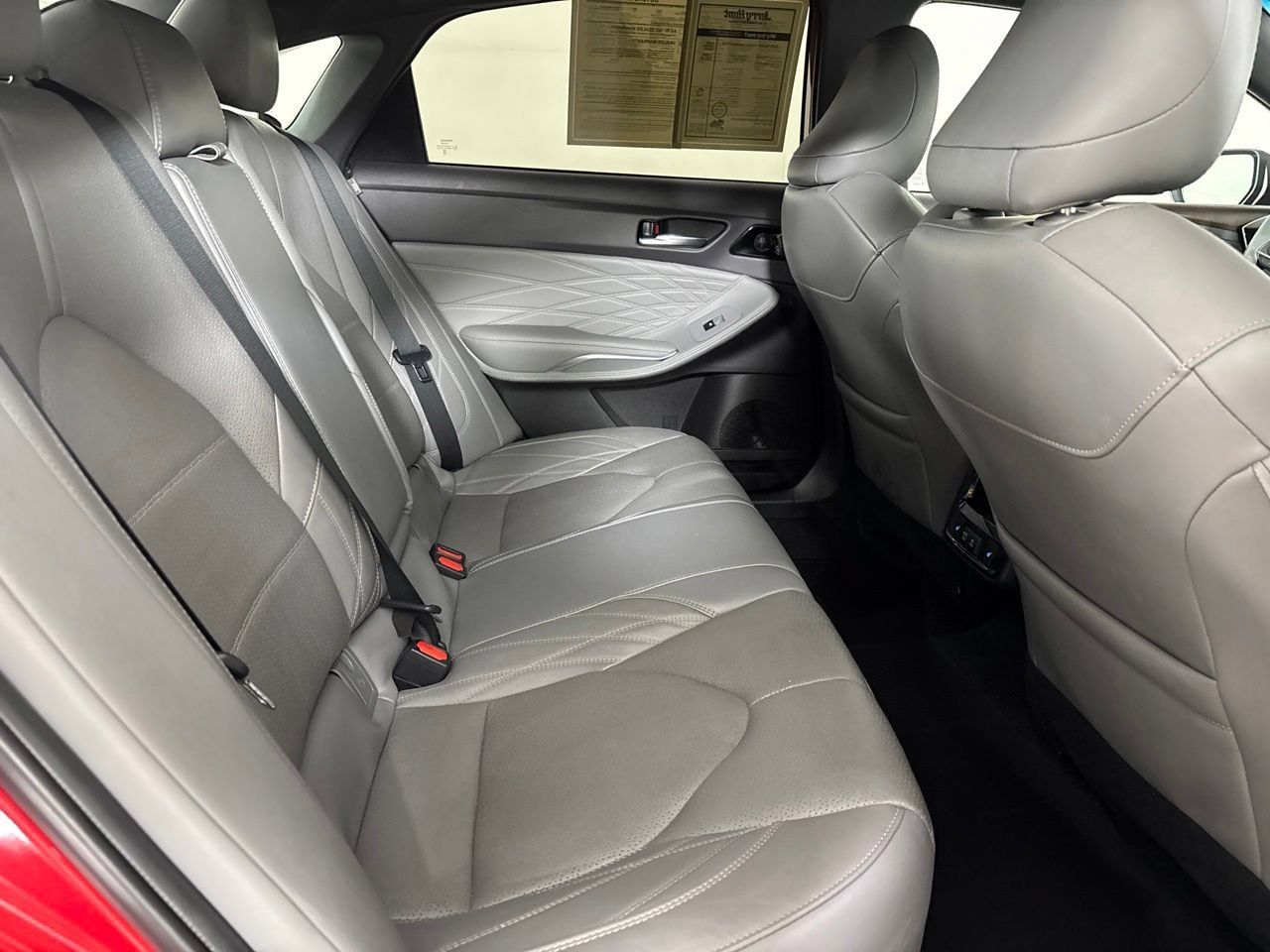 Used 2022 Toyota Avalon Limited w/ Advanced Safety Package FWD image 29