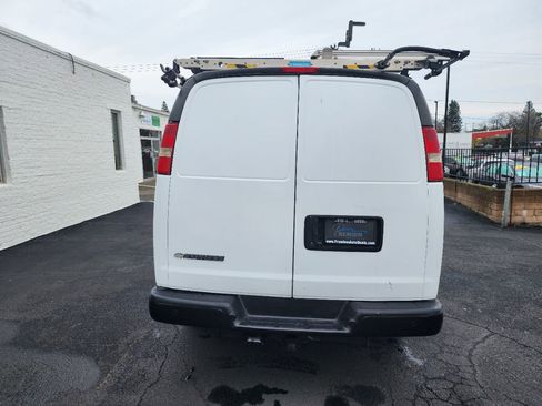 Used 2017 Chevrolet Express 2500 image 4