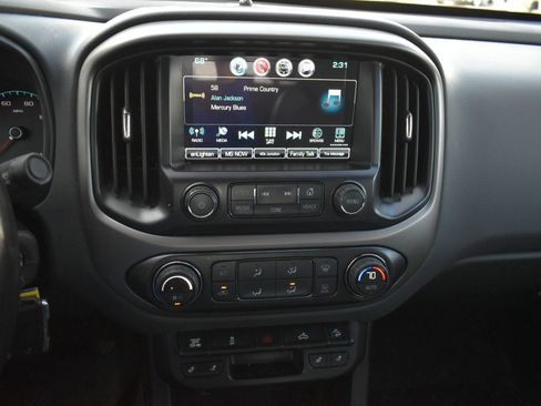 Used 2016 Chevrolet Colorado Z71 image 23