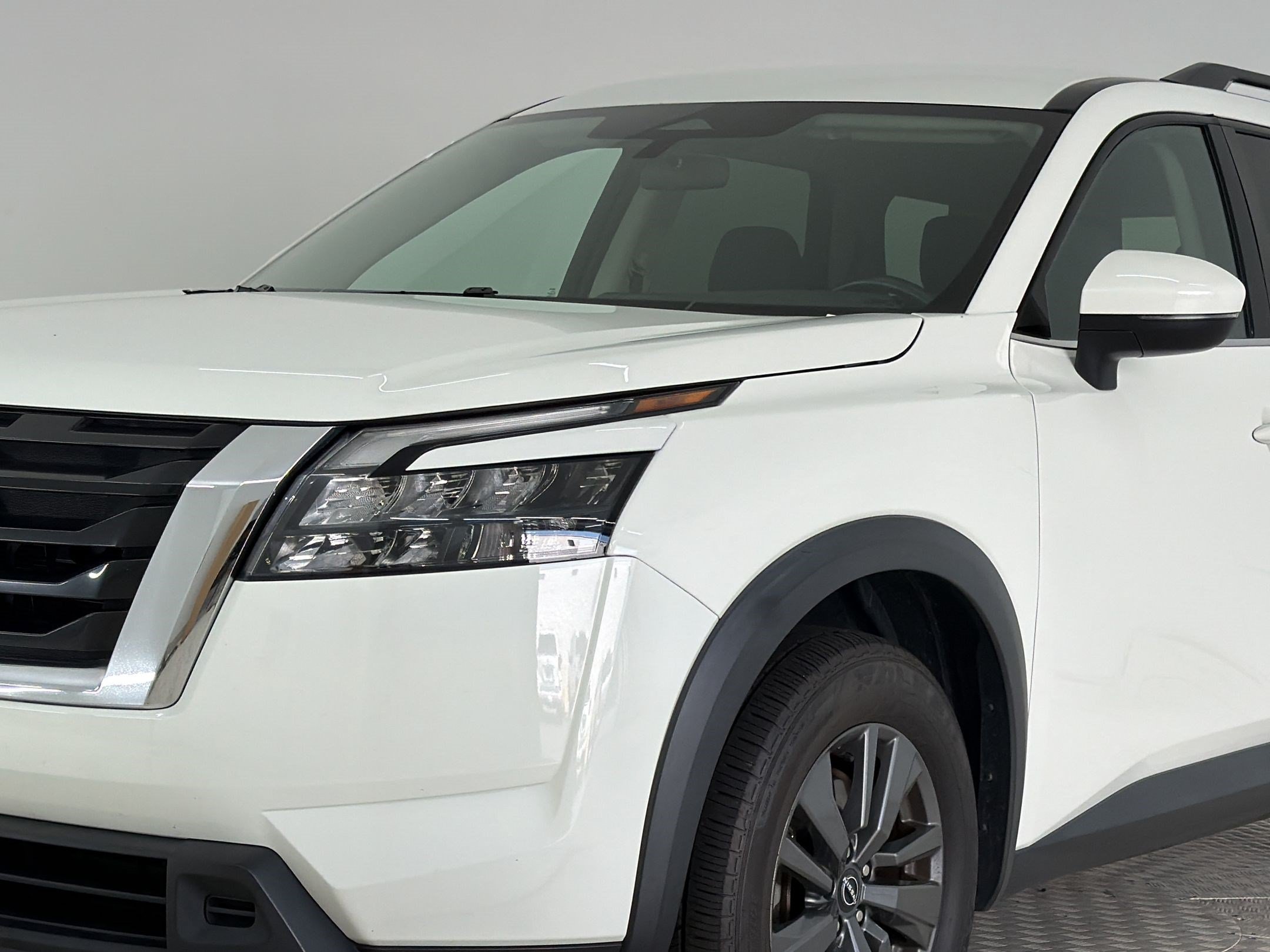 Used 2023 Nissan Pathfinder SV AWD/4WD image 23