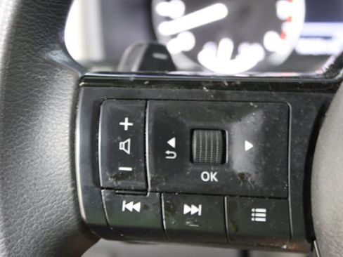 Used 2022 Nissan Rogue SV AWD/4WD image 14