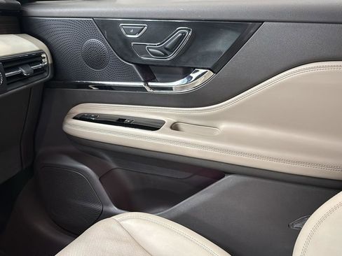 Used 2023 Lincoln Corsair Reserve w/ Equipment Group 201A image 24