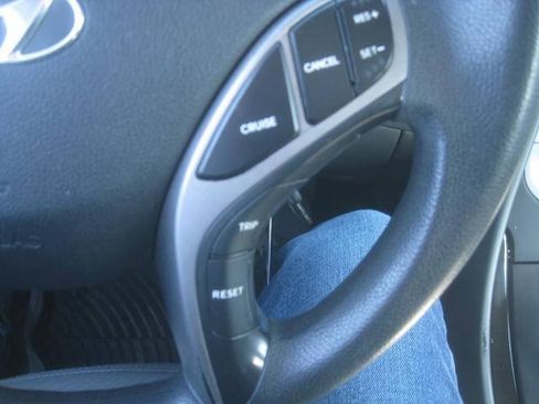 Used 2013 Hyundai Elantra GLS FWD image 20
