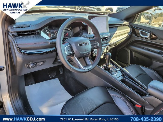 Used 2025 Jeep Compass Trailhawk AWD/4WD image 9