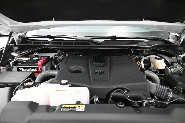 Used 2025 Toyota Tundra SR5 w/ SR5 Premium Package AWD/4WD image 21