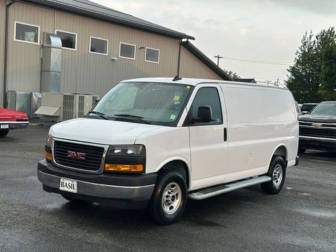 Used 2025 GMC Savana 2500 w/ Driver Convenience Package RWD image 2
