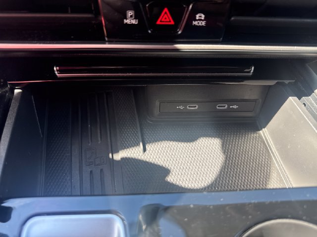 Used 2025 Volkswagen Atlas SE AWD/4WD image 24