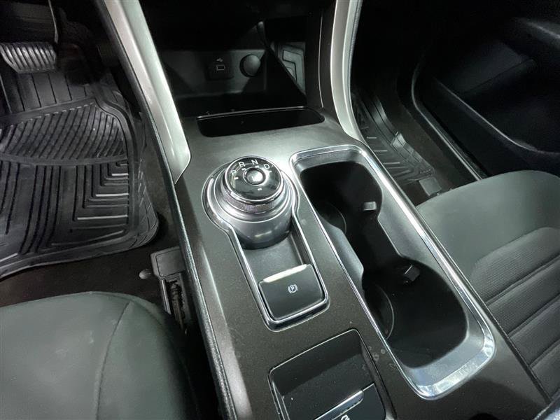 Used 2018 Ford Fusion SE FWD image 15