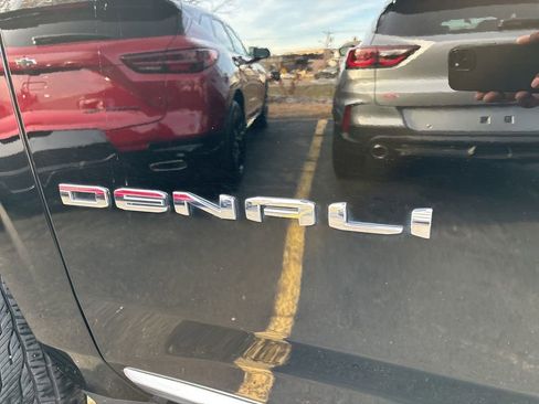 Certified 2023 GMC Yukon XL Denali image 40