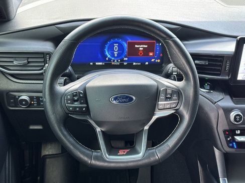 Used 2020 Ford Explorer ST image 25