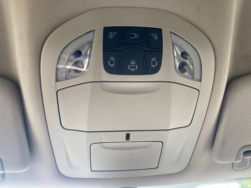 Used 2023 Chrysler Voyager LX FWD image 28