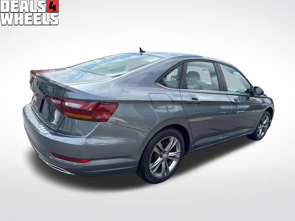 Used 2019 Volkswagen Jetta R-Line w/ R-Line Cold Weather Package FWD image 5