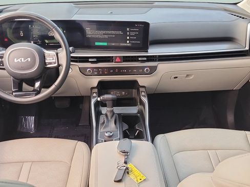 Used 2025 Kia Sorento S w/ Panoramic Sunroof Package FWD image 10
