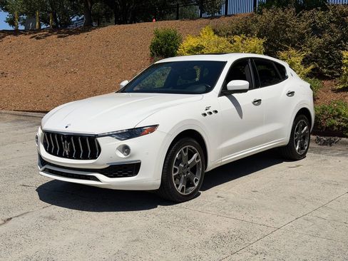Used 2022 Maserati Levante GT AWD/4WD image 7