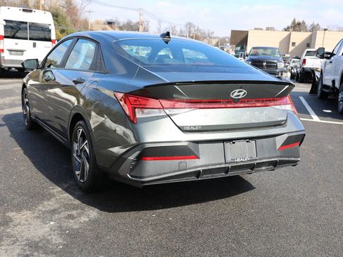 Used 2025 Hyundai Elantra SEL image 5
